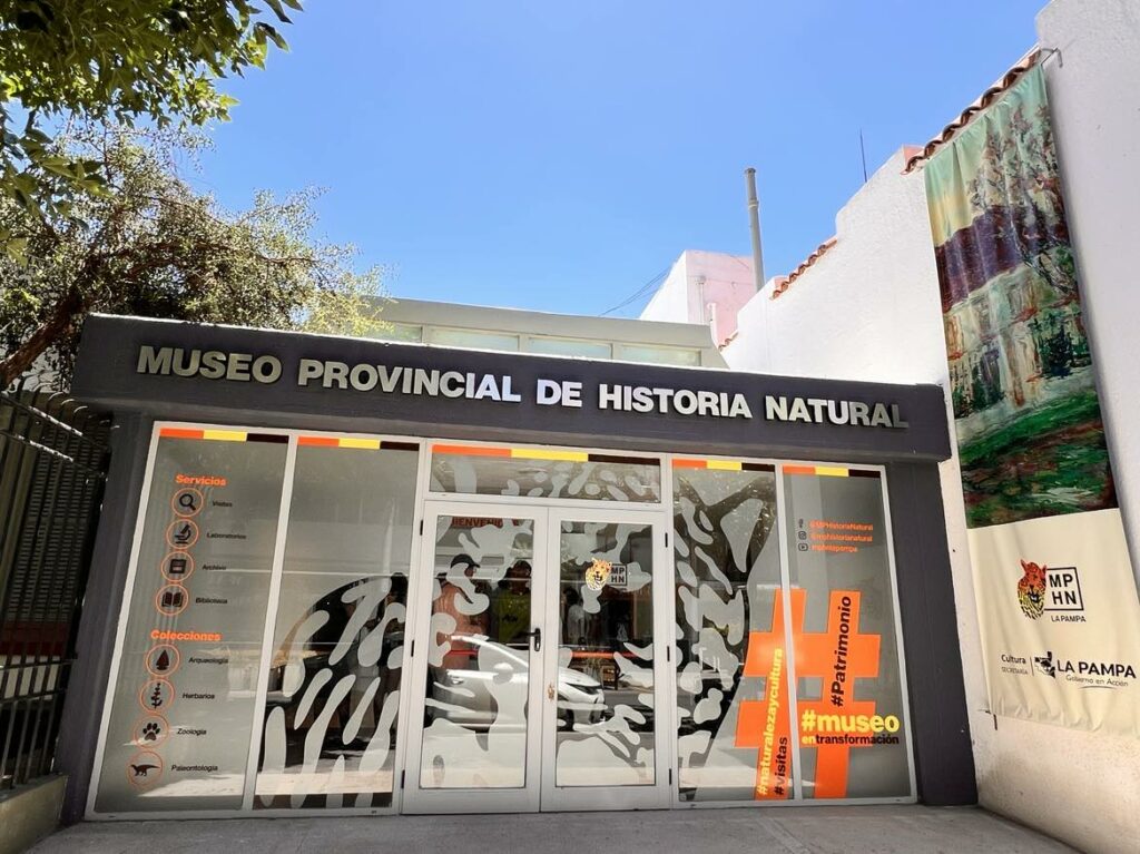 Museo_Historia_Natural_frente.jpg