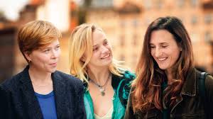 TROIS_AMIES.jpg