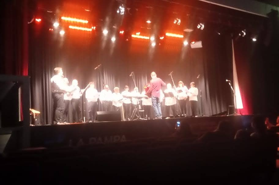 colonia_aron_coro.jpeg